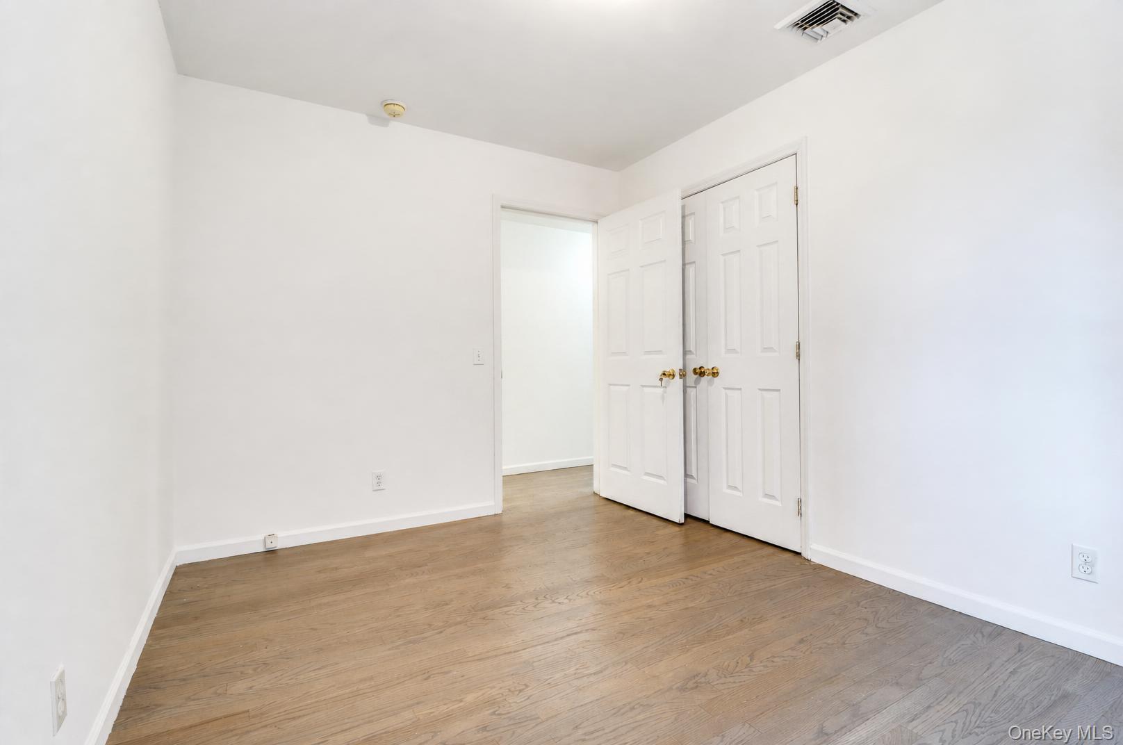 6107 Bleecker Street Property Photo 11