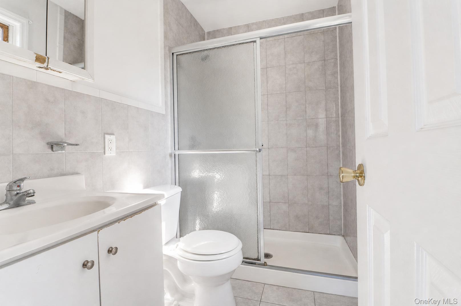 6107 Bleecker Street Property Photo 15