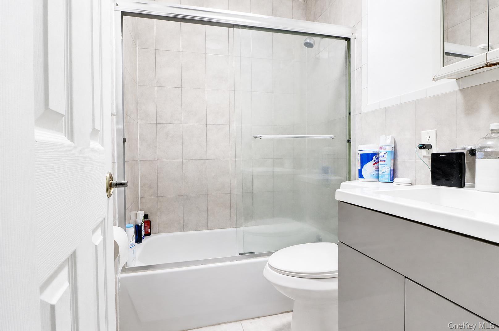 6107 Bleecker Street Property Photo 23