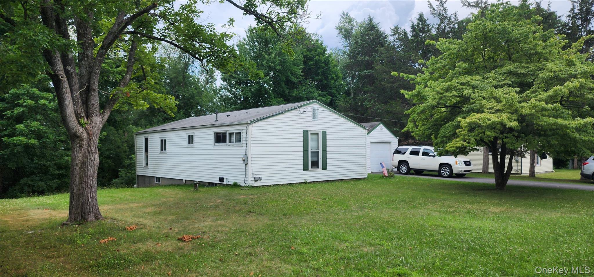 48 Gleason Boulevard Property Photo 1