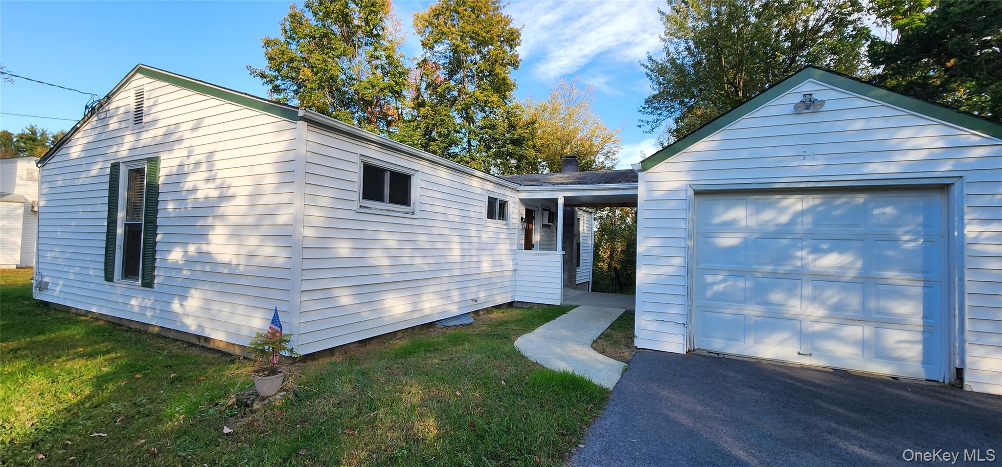 48 Gleason Boulevard Property Photo 1