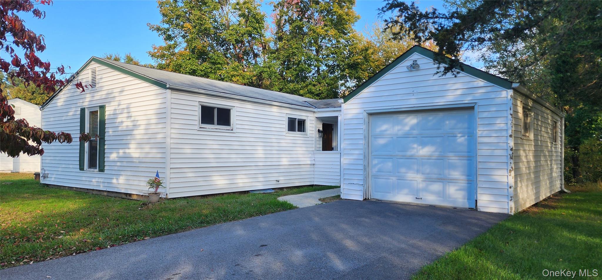 48 Gleason Boulevard Property Photo 1