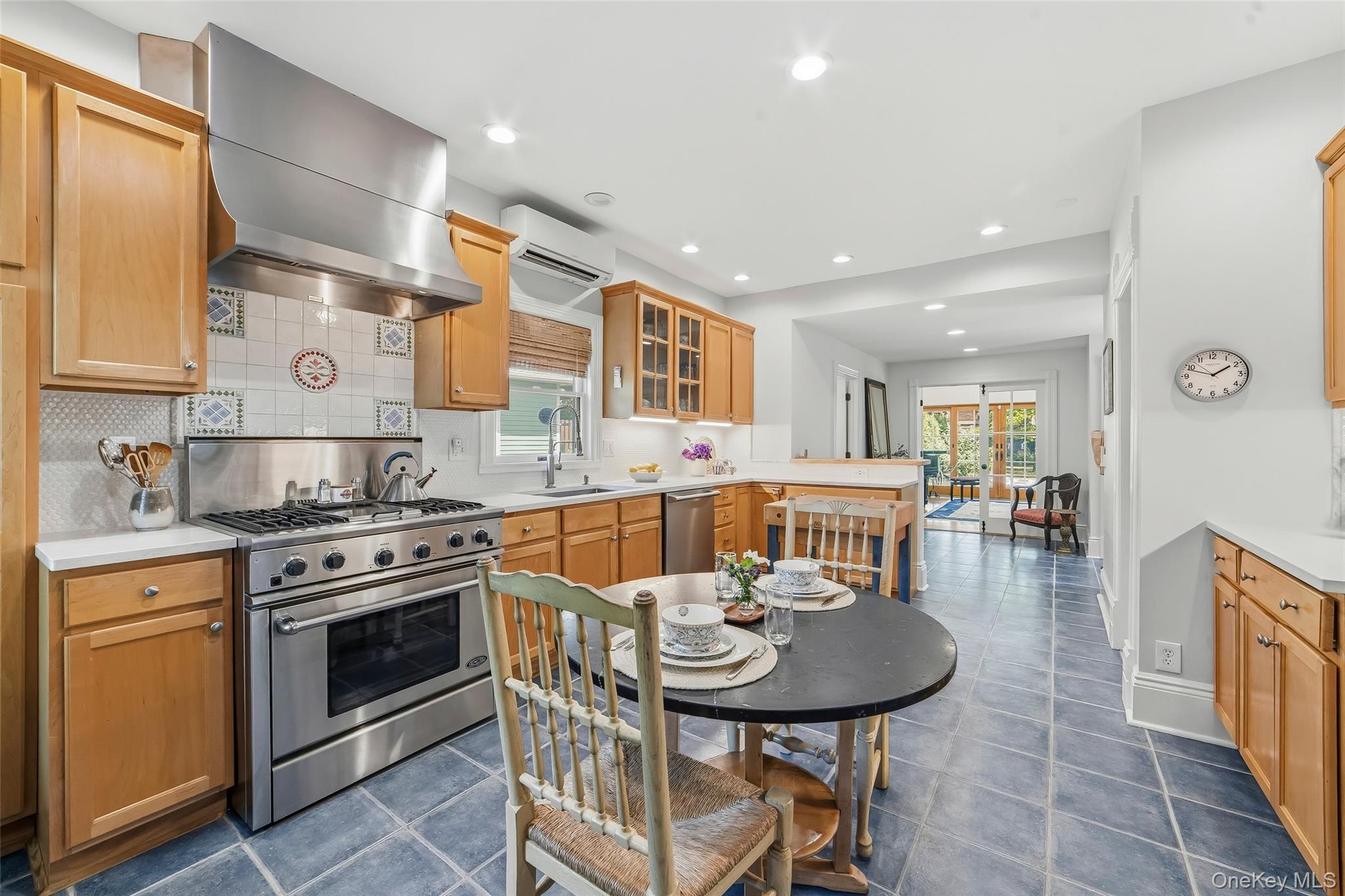 215 Walnut Street Property Photo 8