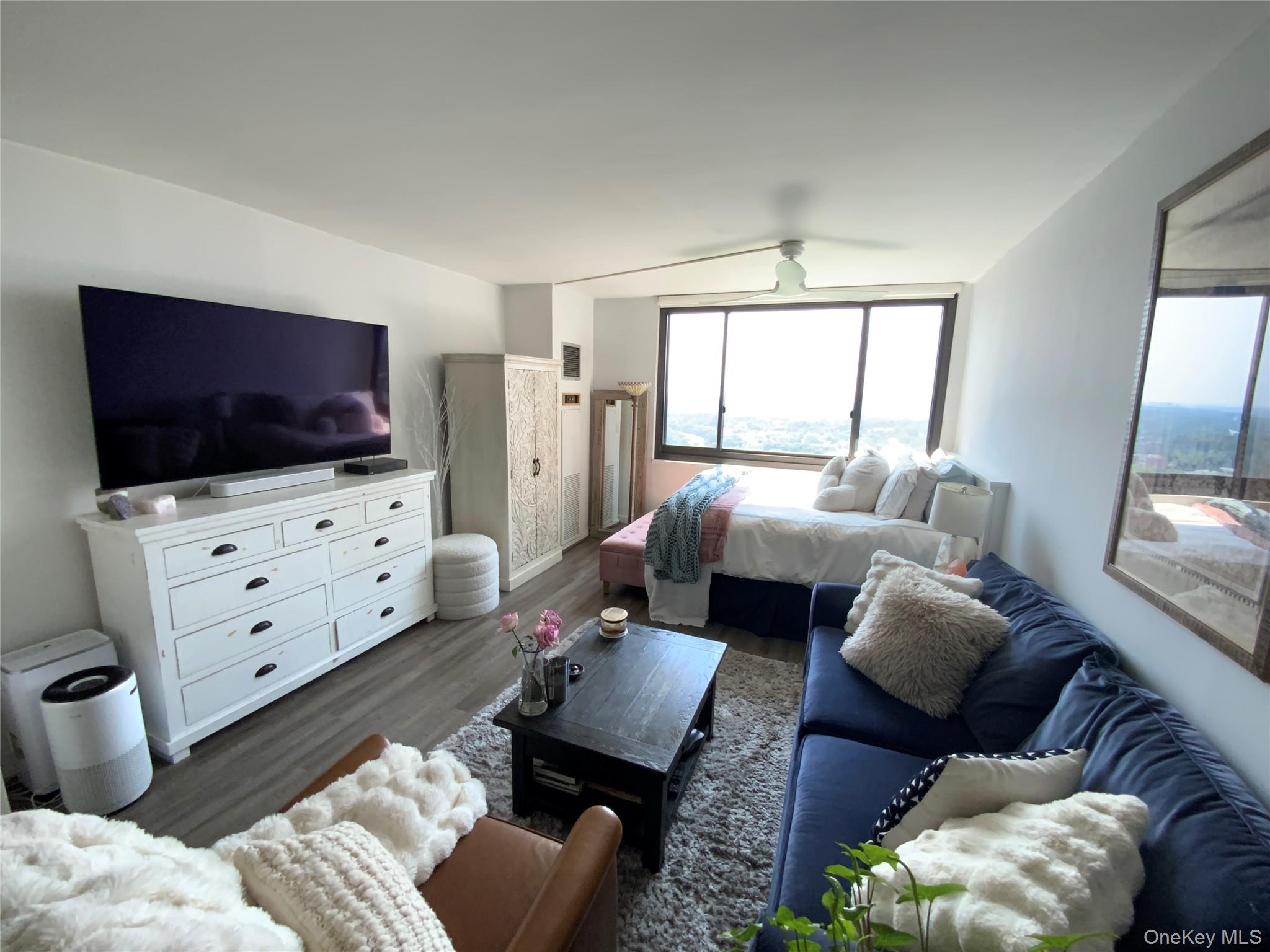 26910 Grand Central Parkway 31c Property Photo 4