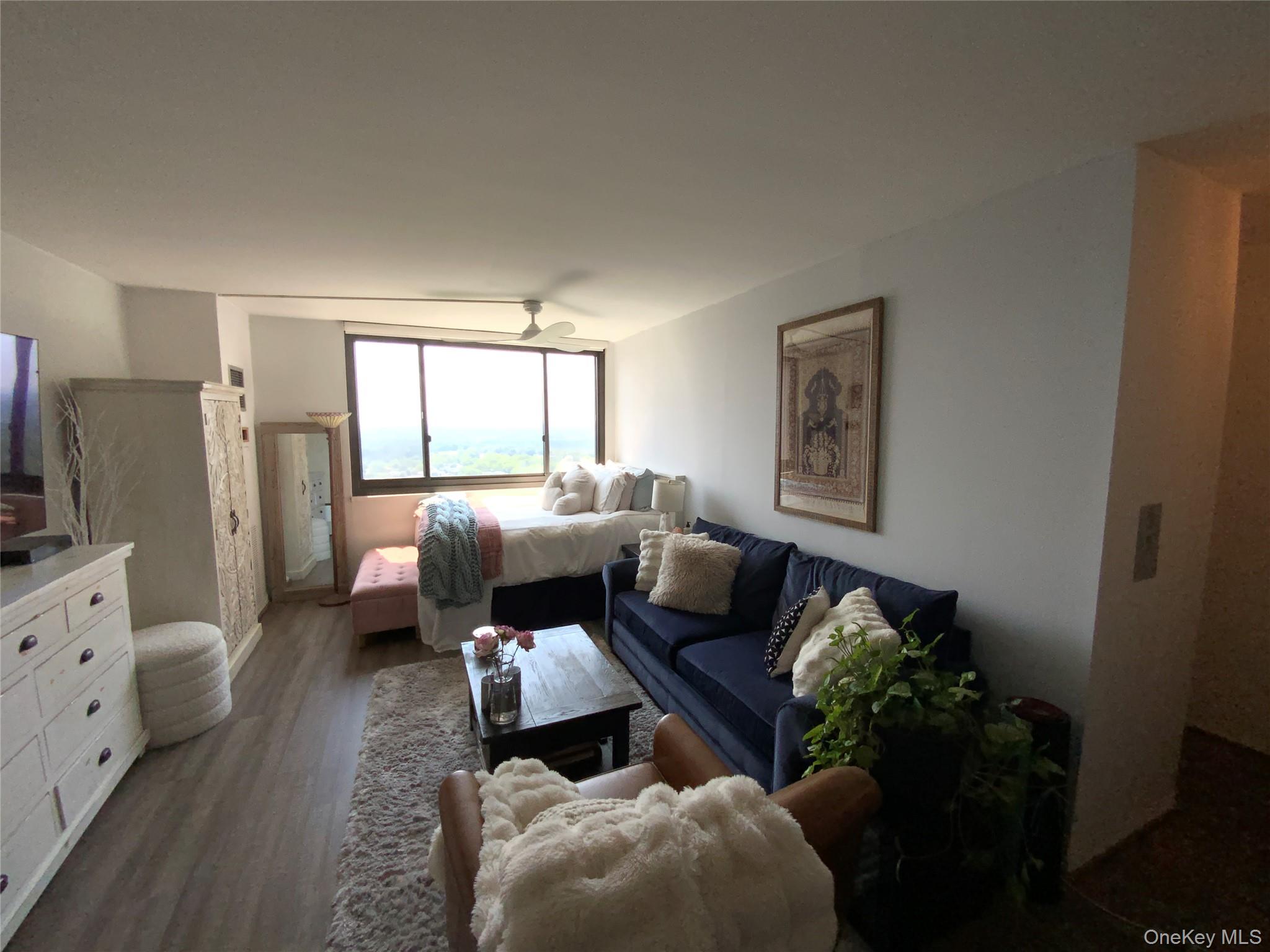 26910 Grand Central Parkway 31c Property Photo 5