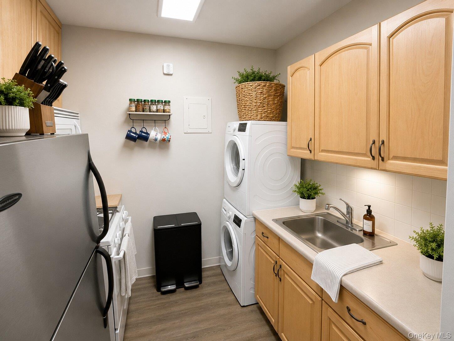 26910 Grand Central Parkway 31c Property Photo 9