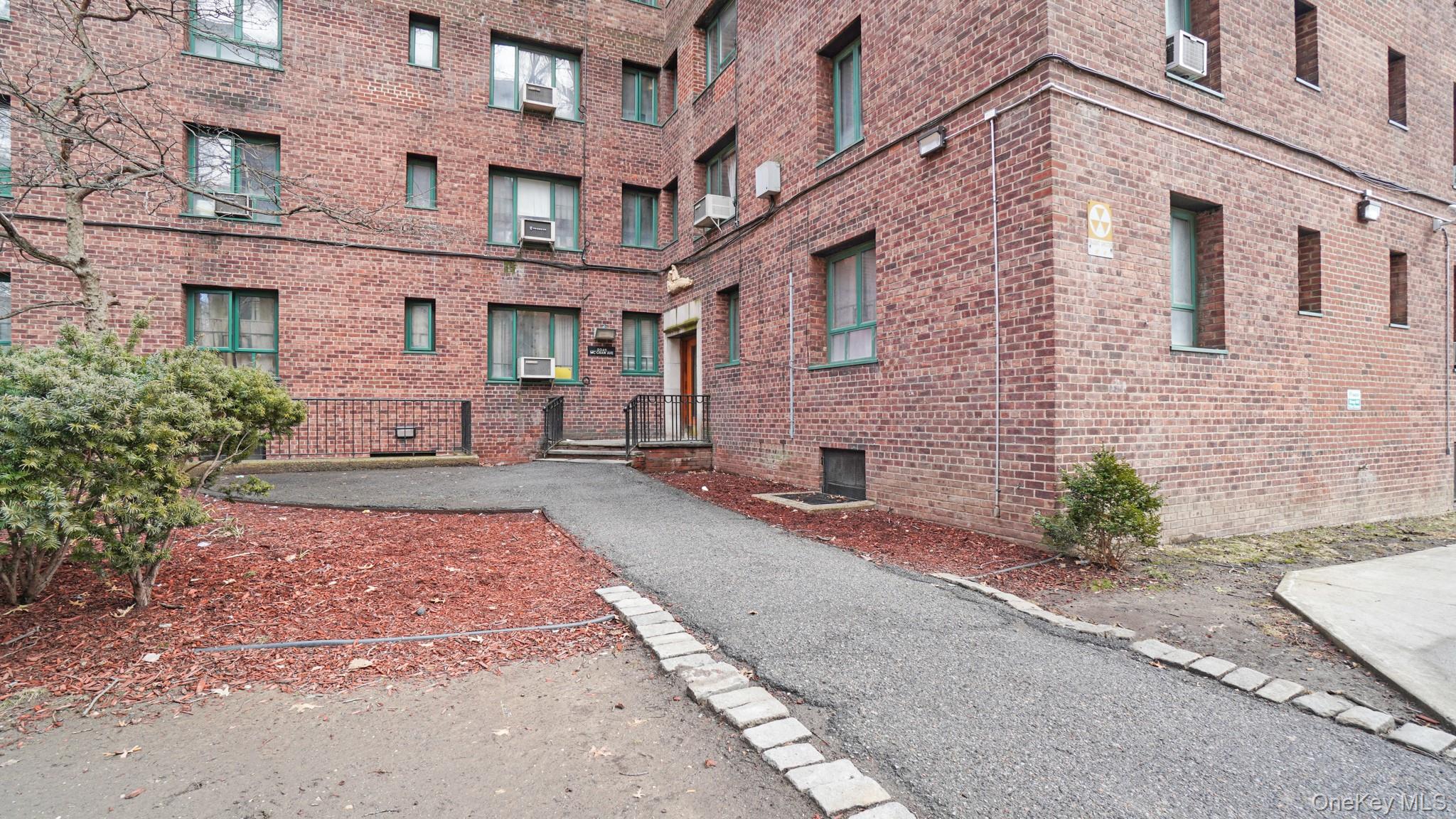 2049 Mcgraw Avenue 2c Property Photo 2