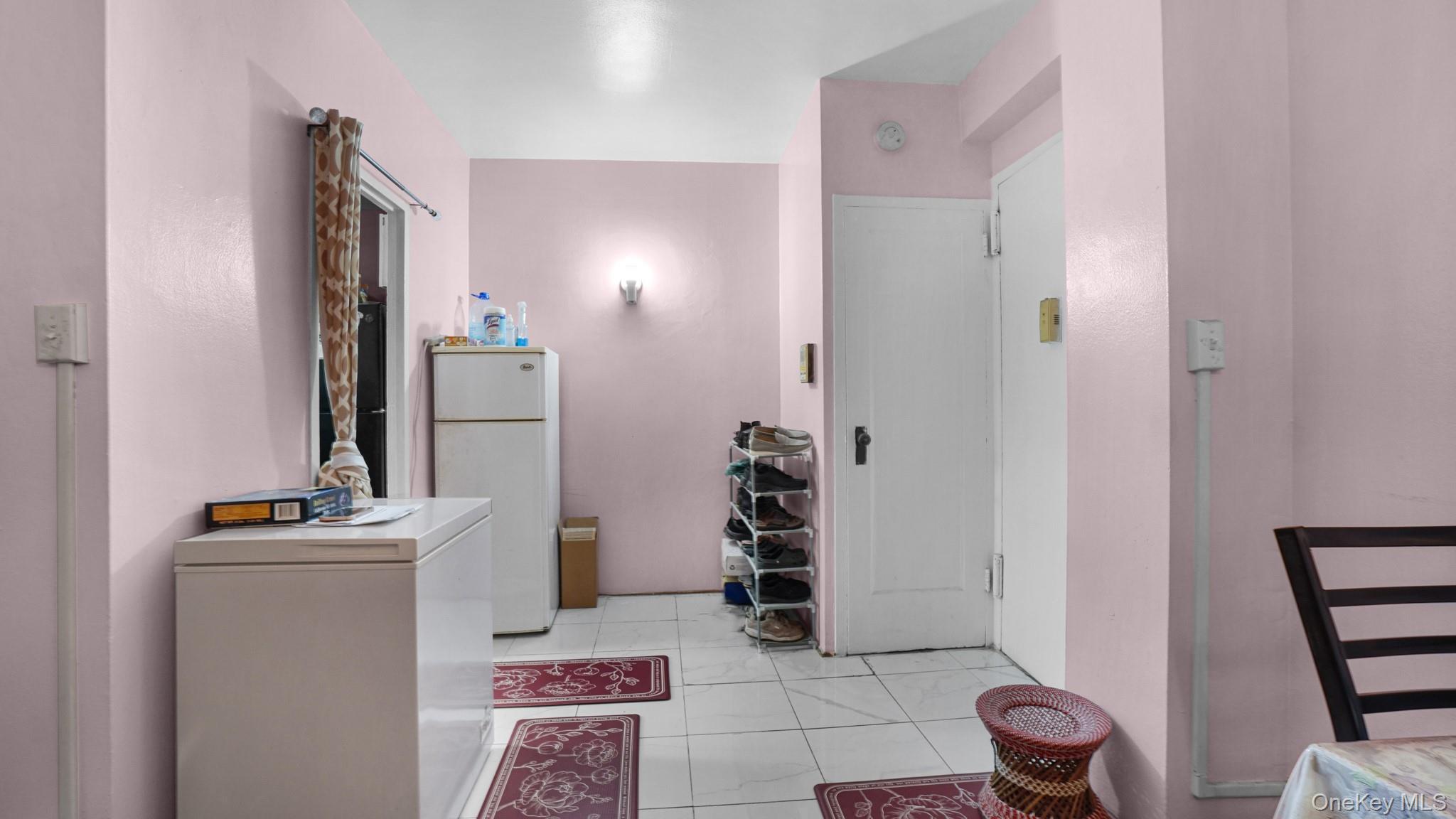 2049 Mcgraw Avenue 2c Property Photo 4