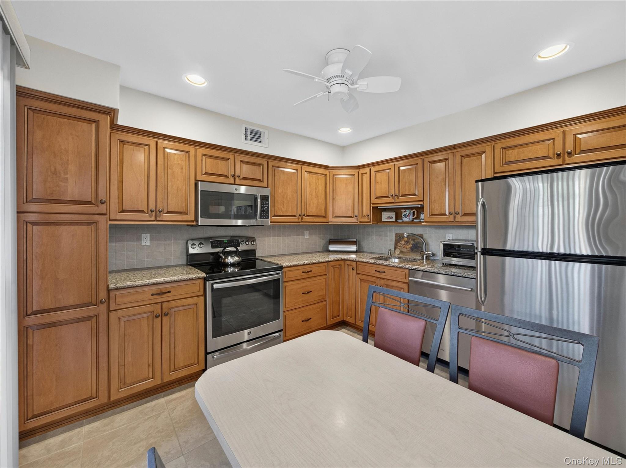 45 Heritage Drive E Property Photo 6