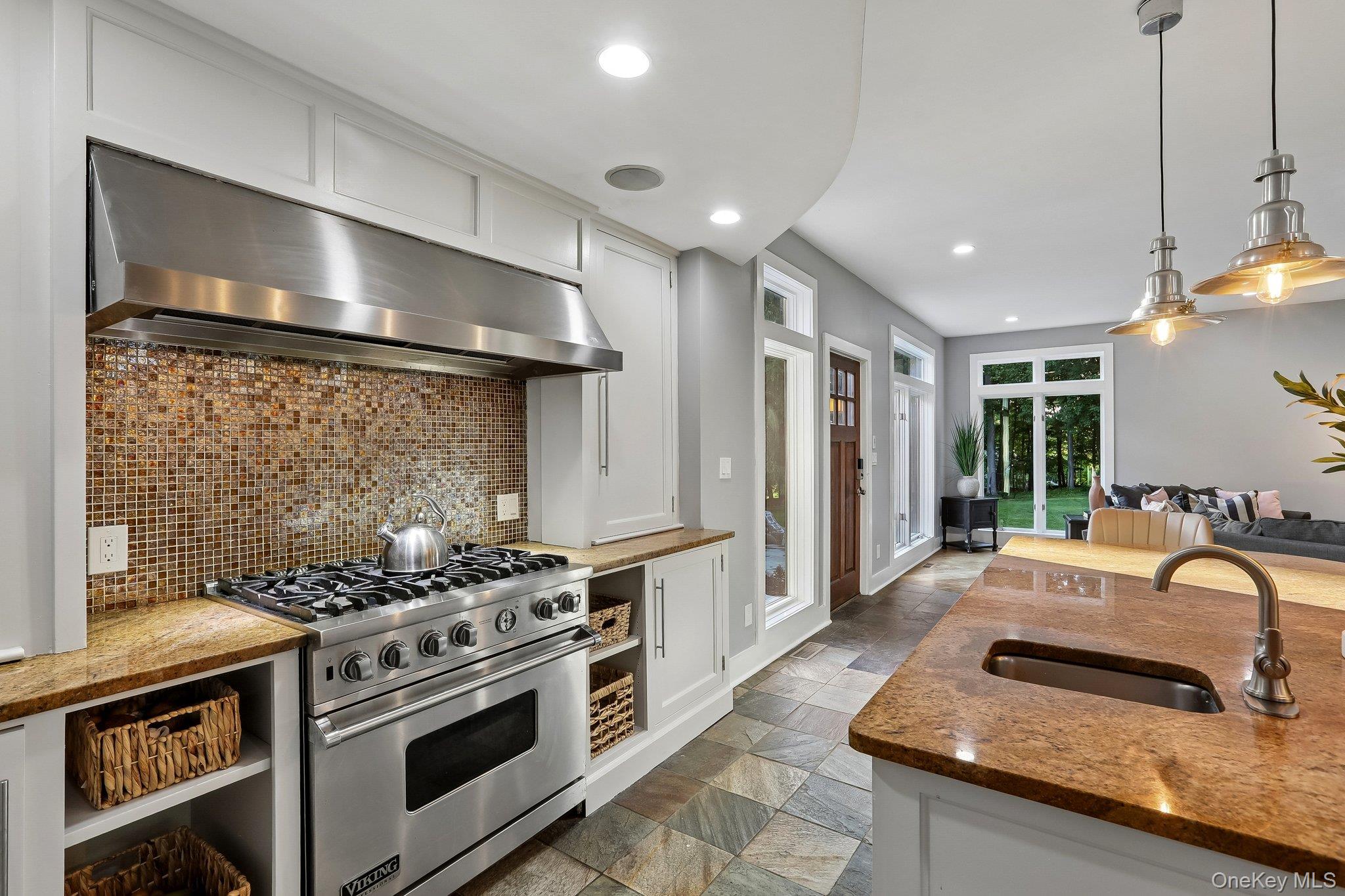 1020960 Property Photo 6
