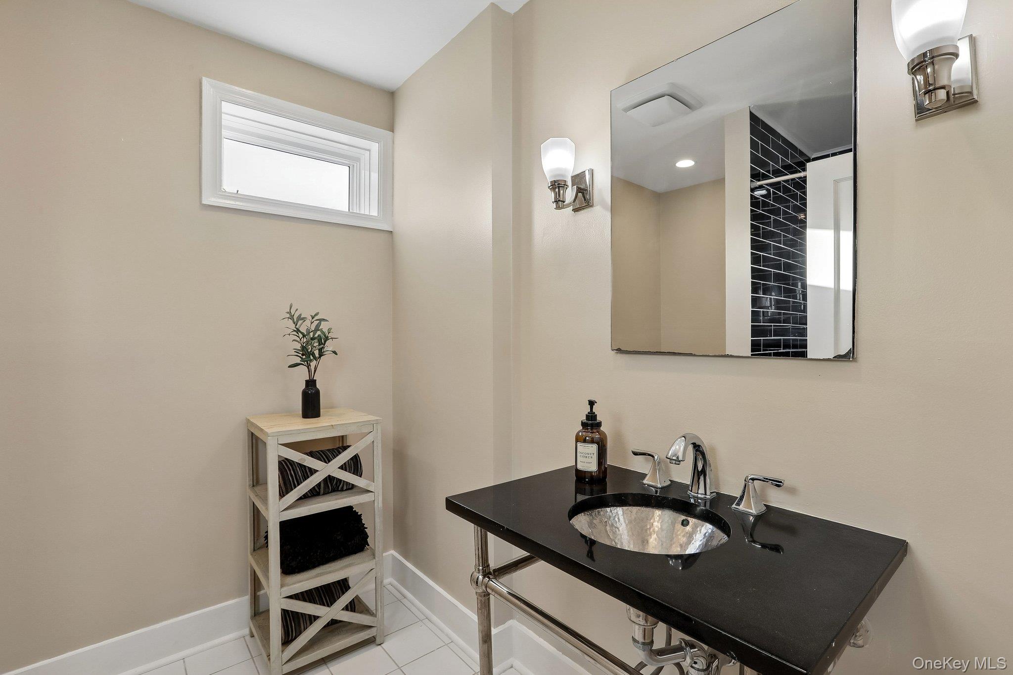 1020960 Property Photo 25