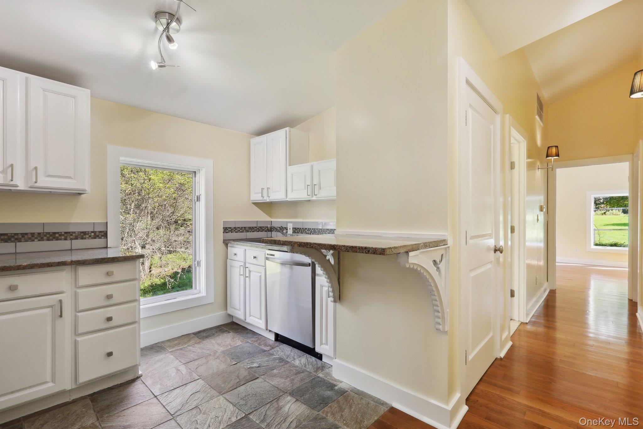 1020960 Property Photo 28