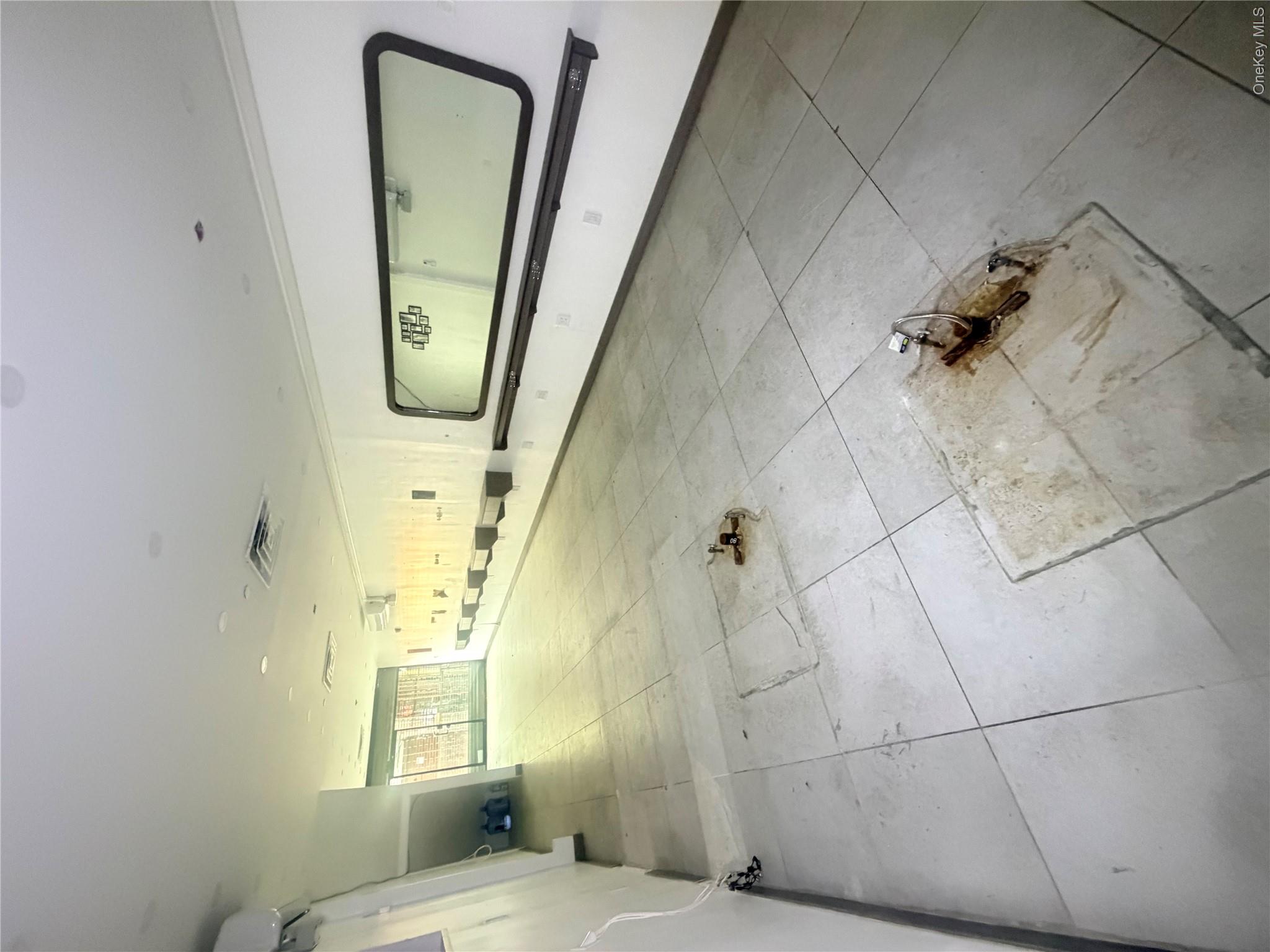 83-04 Broadway 1fl Property Photo 4