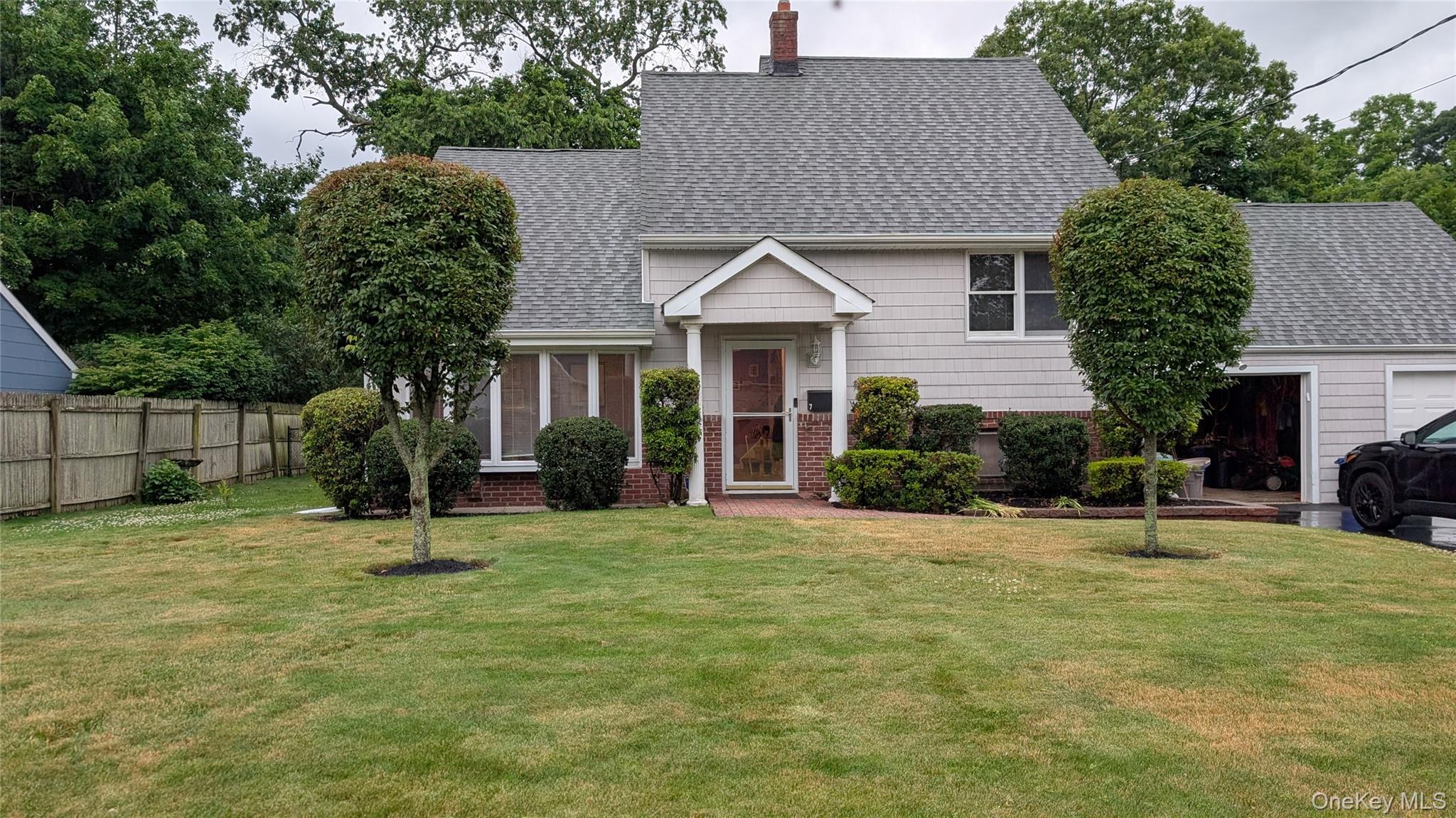 7 Oaktree Lane Property Photo 1