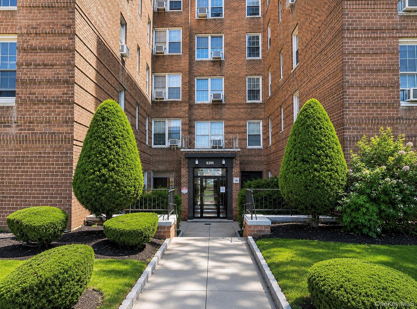 6385 Woodhaven Boulevard 5A2 Property Photo 1