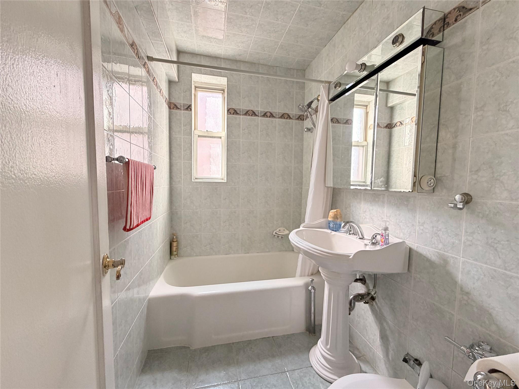 6385 Woodhaven Boulevard 5a2 Property Photo 12