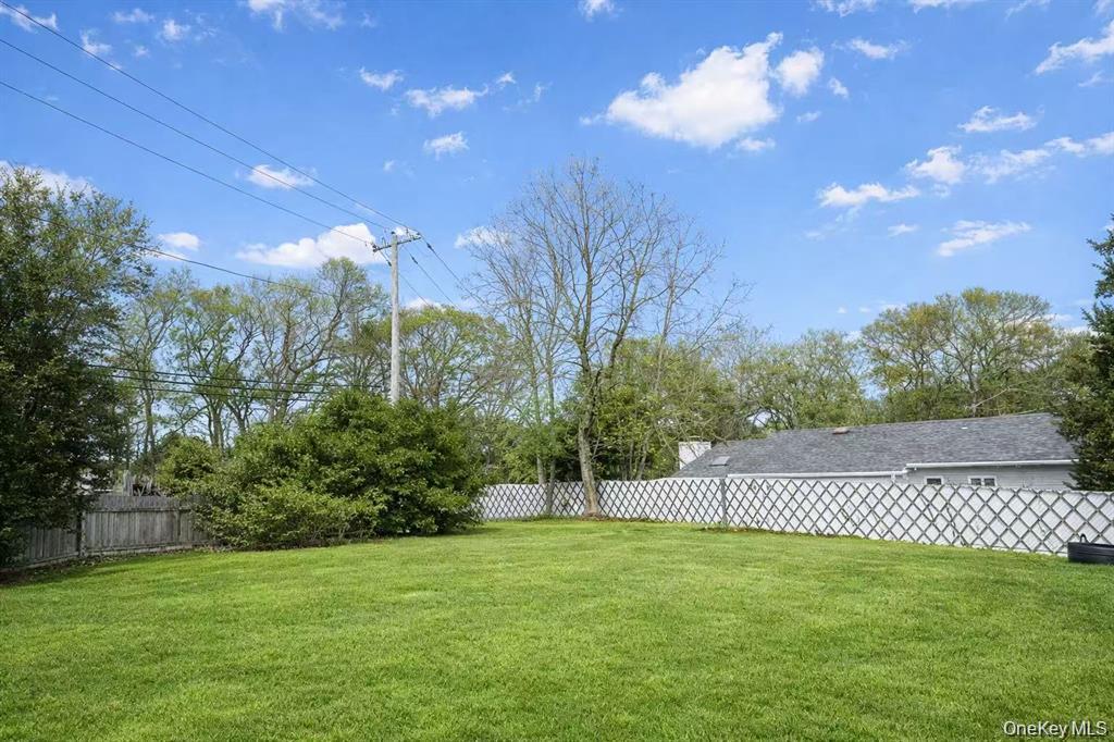 187 Horseblock Road Property Photo 10