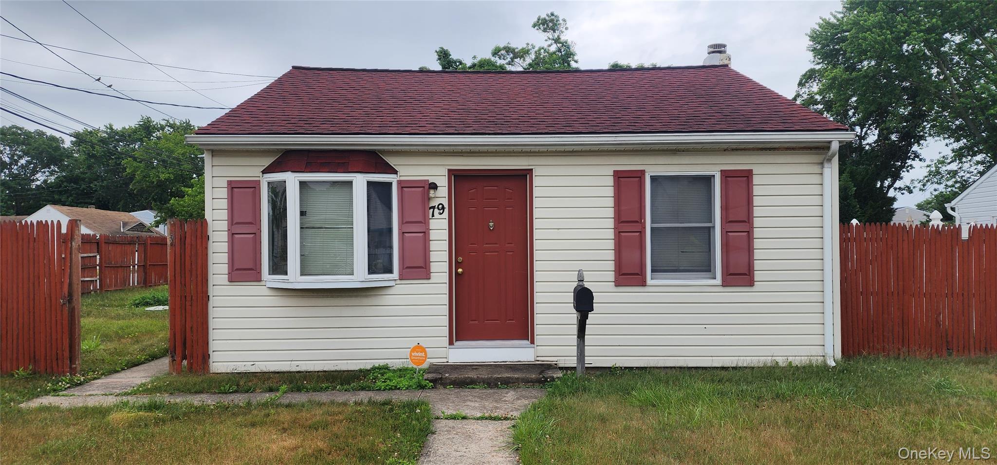 79 Commack Road Property Photo 1