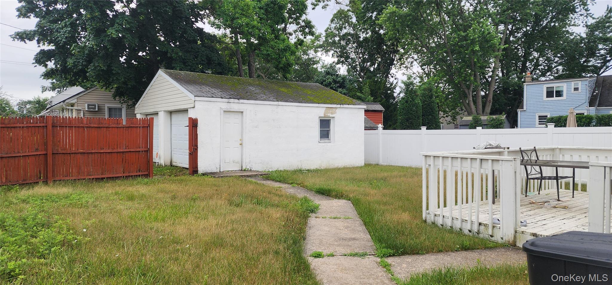 79 Commack Road Property Photo 12