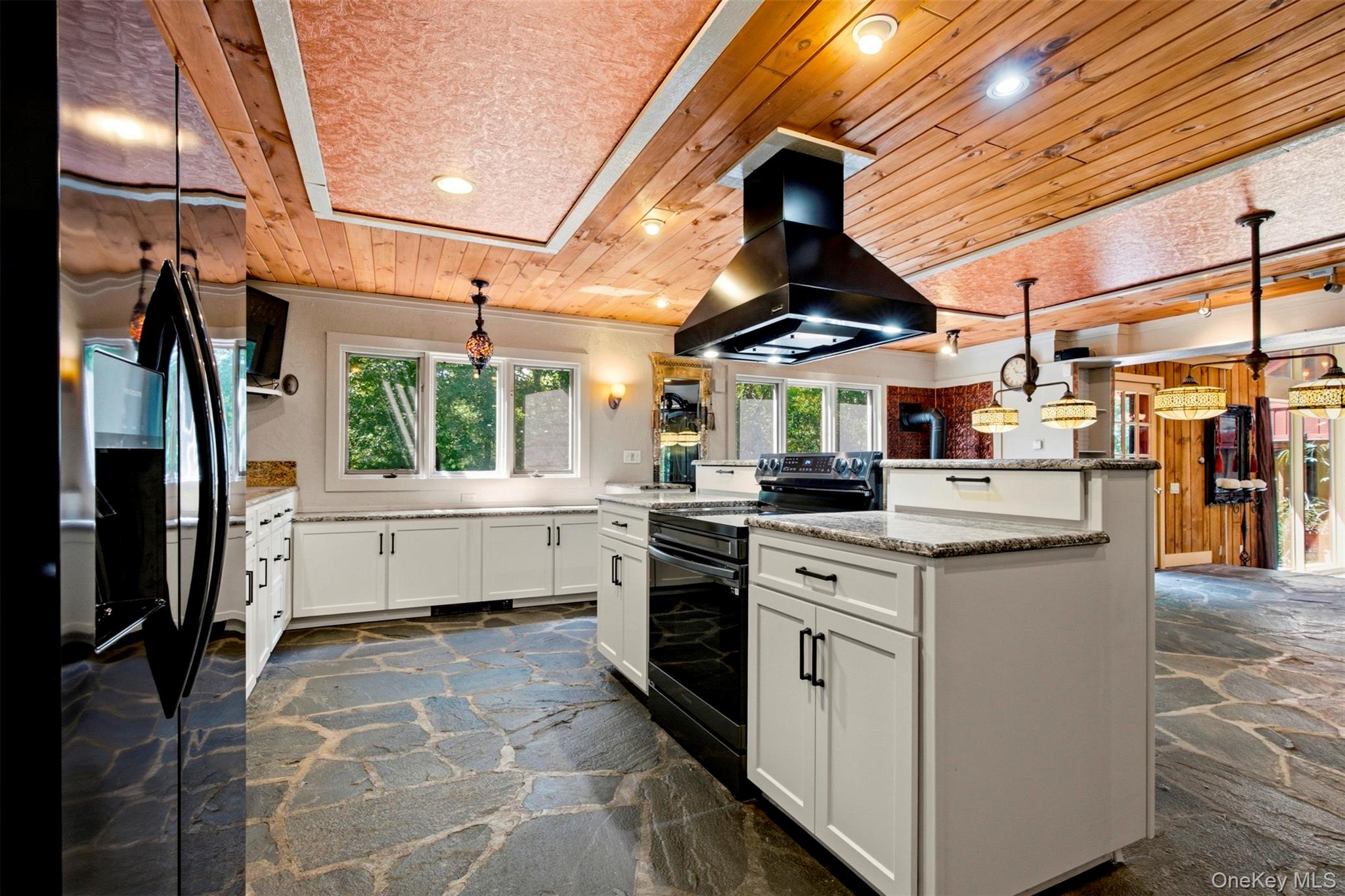 229 Clove Road Property Photo 10
