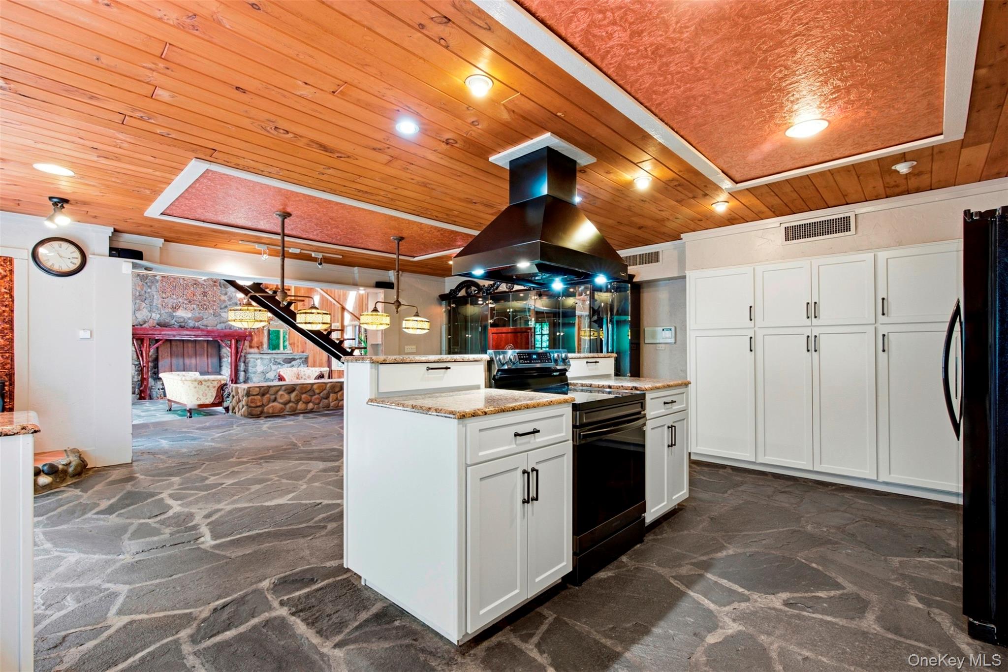 229 Clove Road Property Photo 13