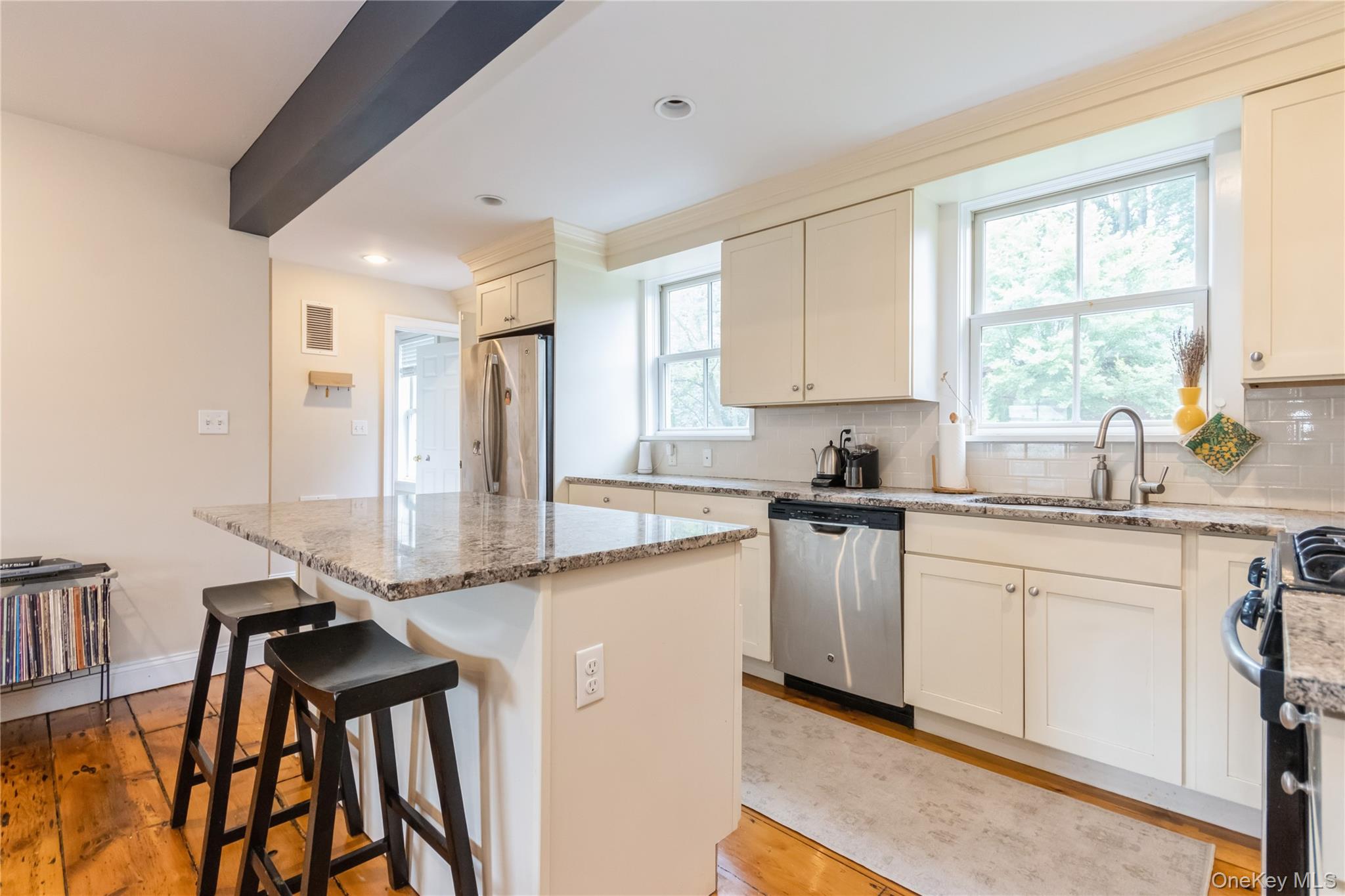 120 Verplanck Avenue Property Photo 10