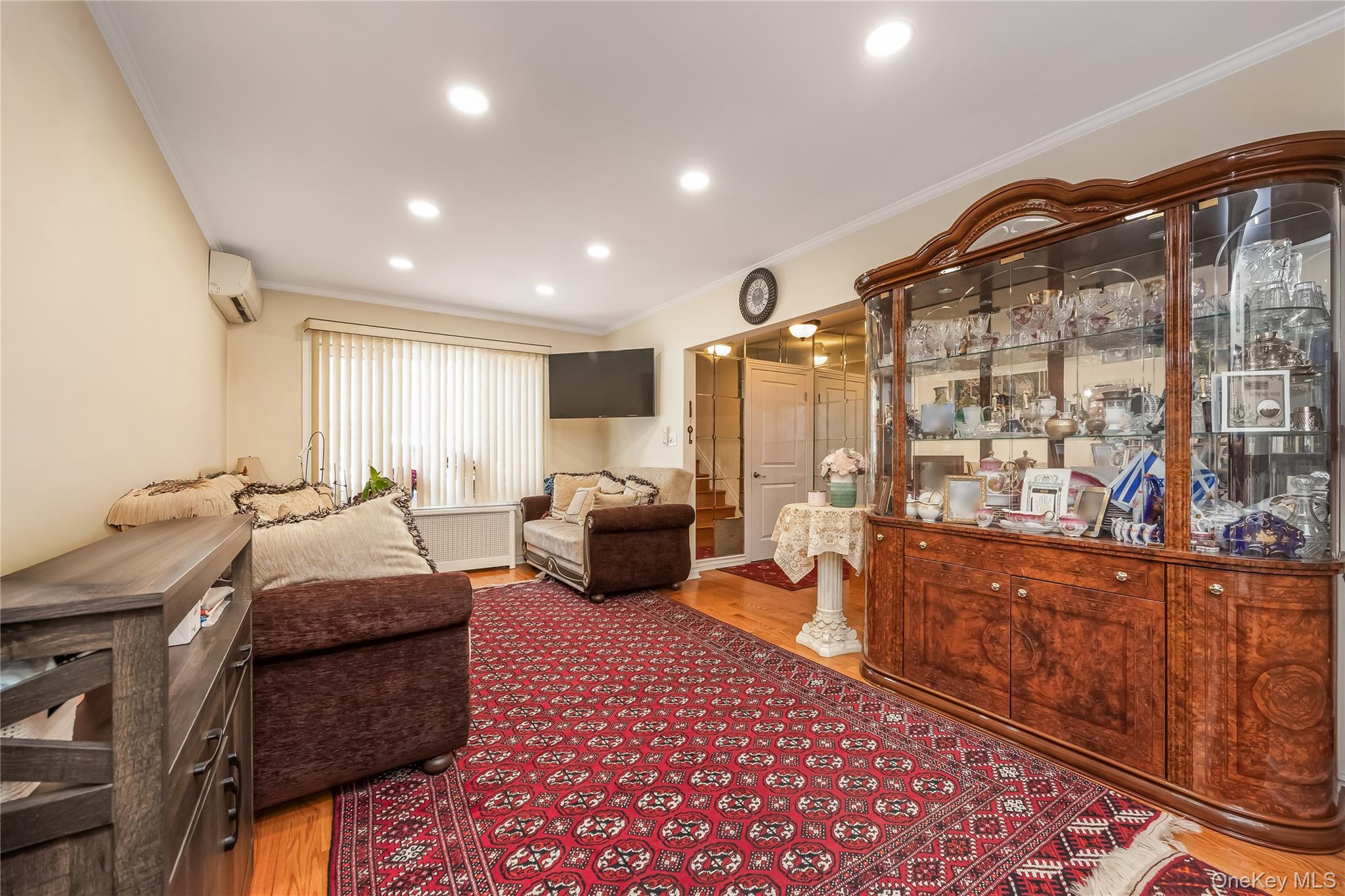 17316 Jewel Avenue Property Photo 5