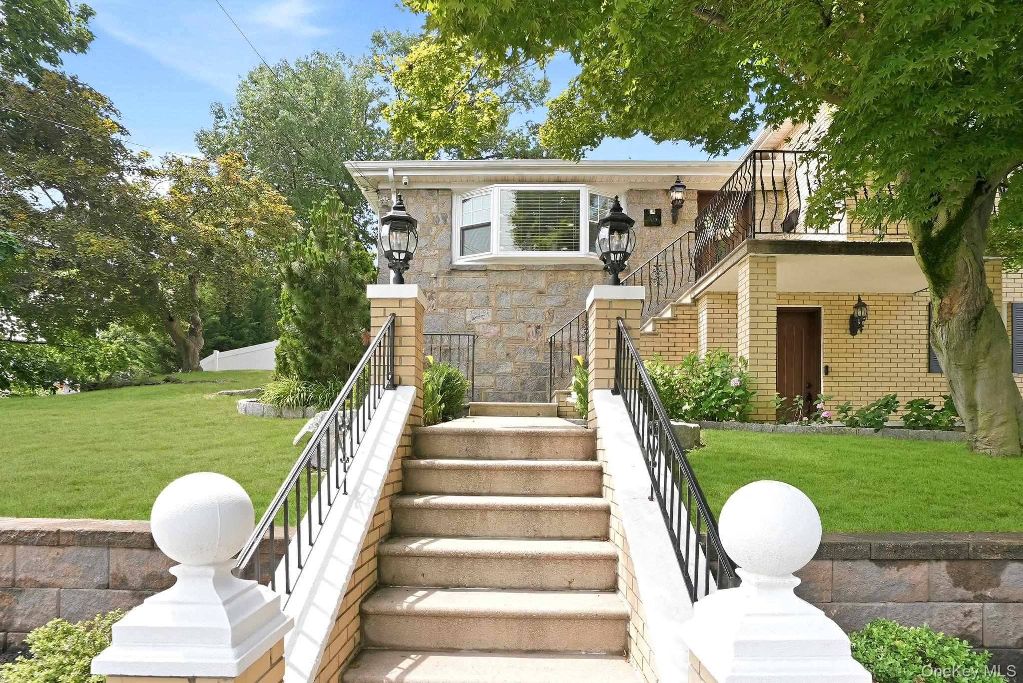 95 Vernon Avenue Property Photo 2