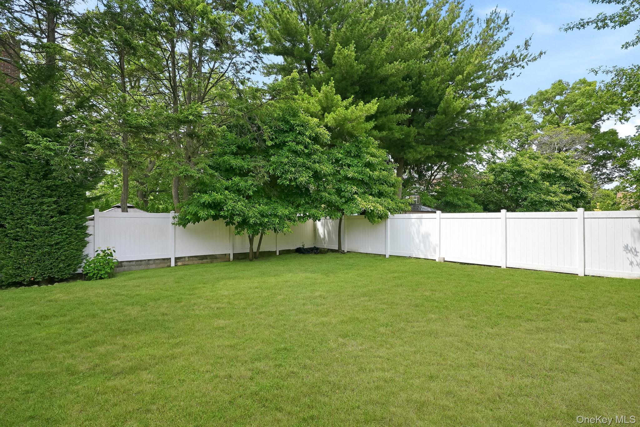 95 Vernon Avenue Property Photo 30