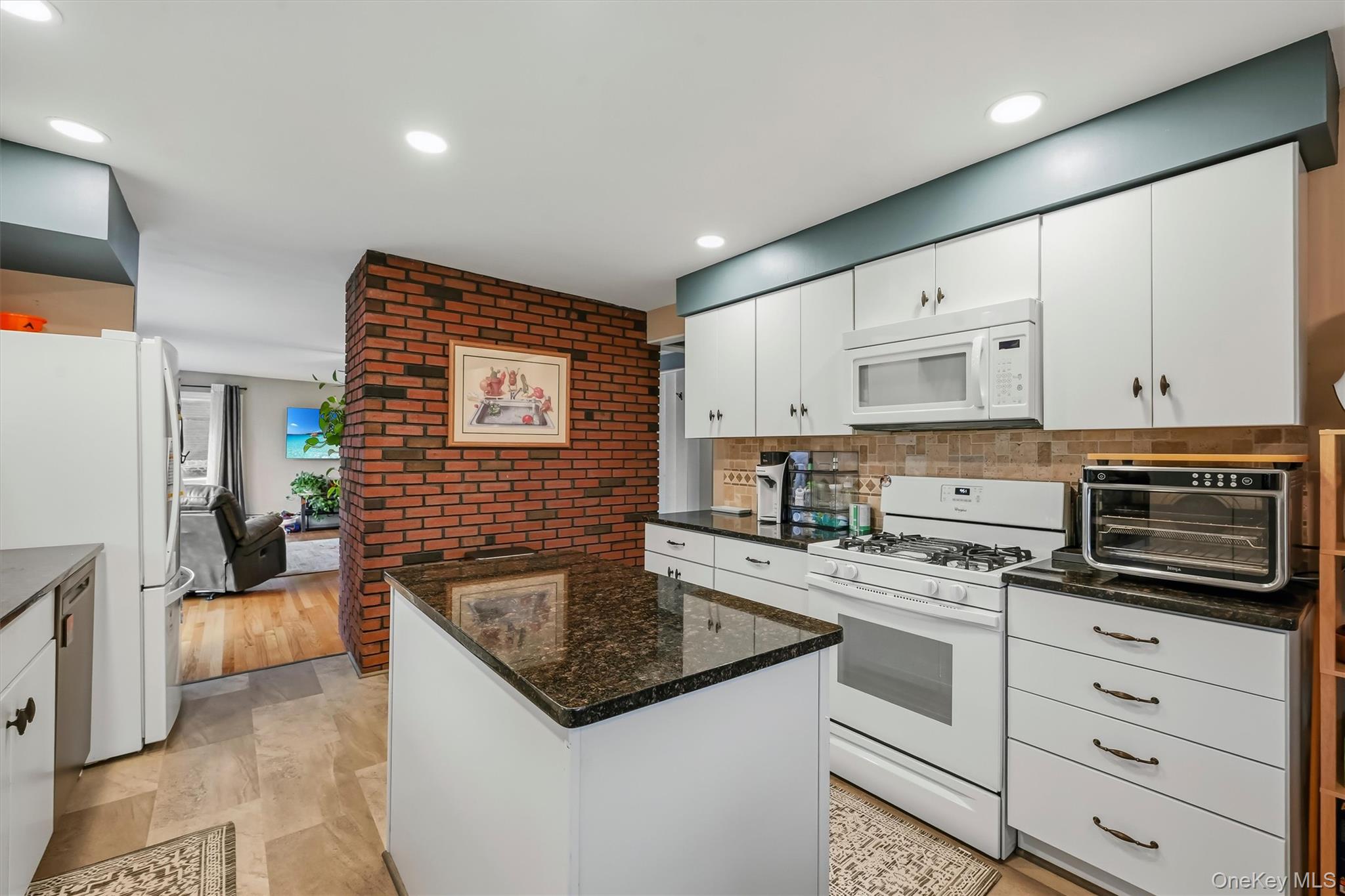28 Maple Avenue Property Photo 12
