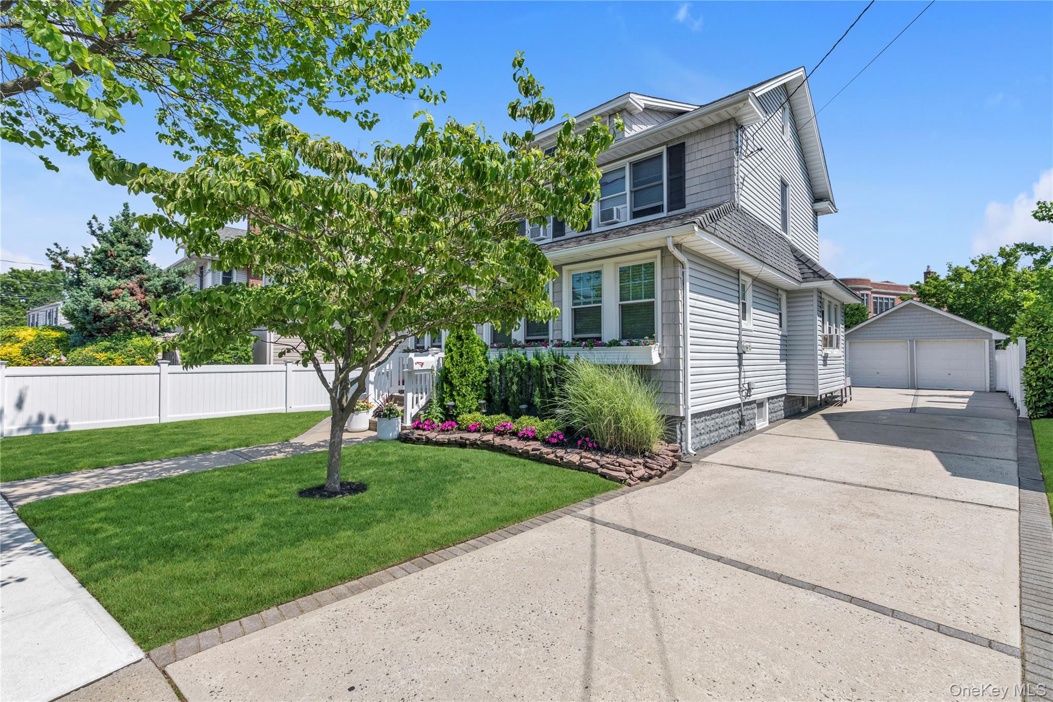 22 Spencer Avenue Property Photo 2