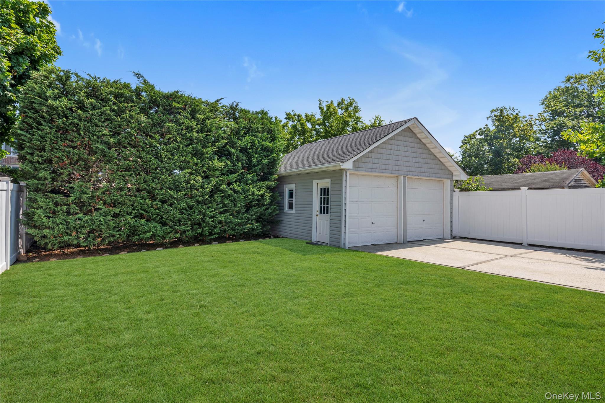 22 Spencer Avenue Property Photo 19