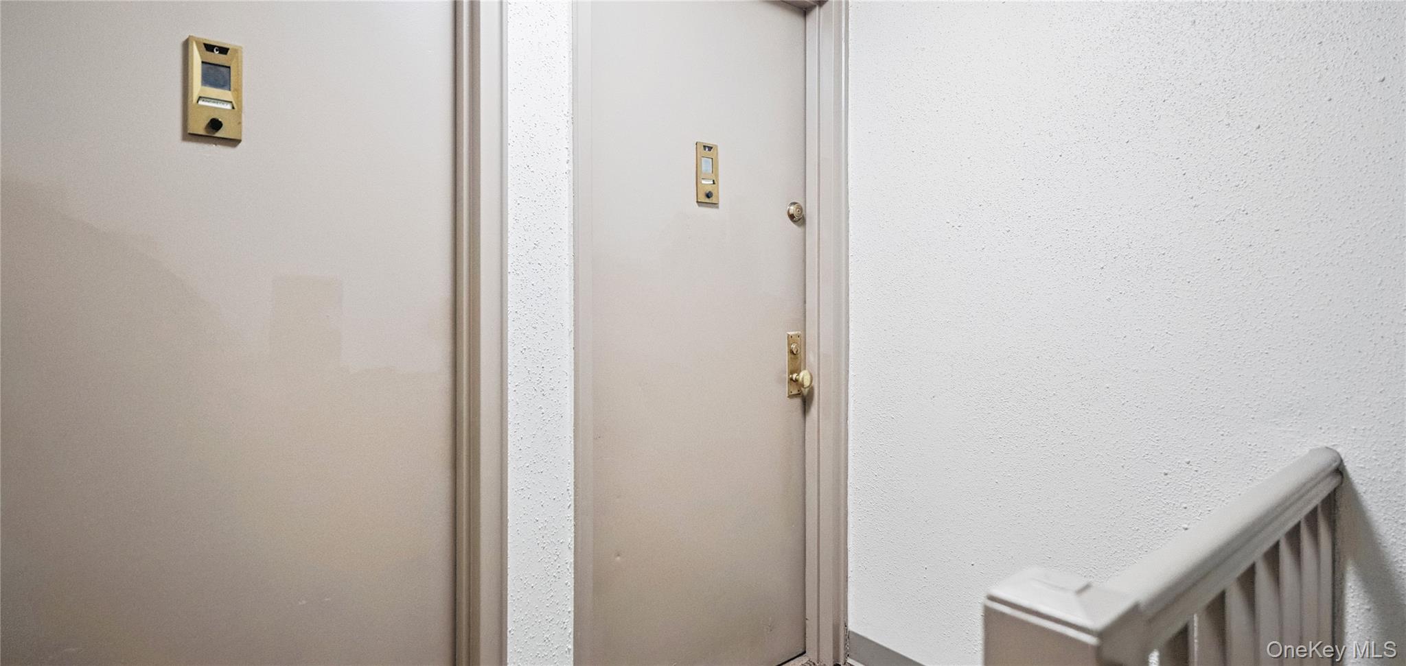90 Avon Circle D Property Photo 5