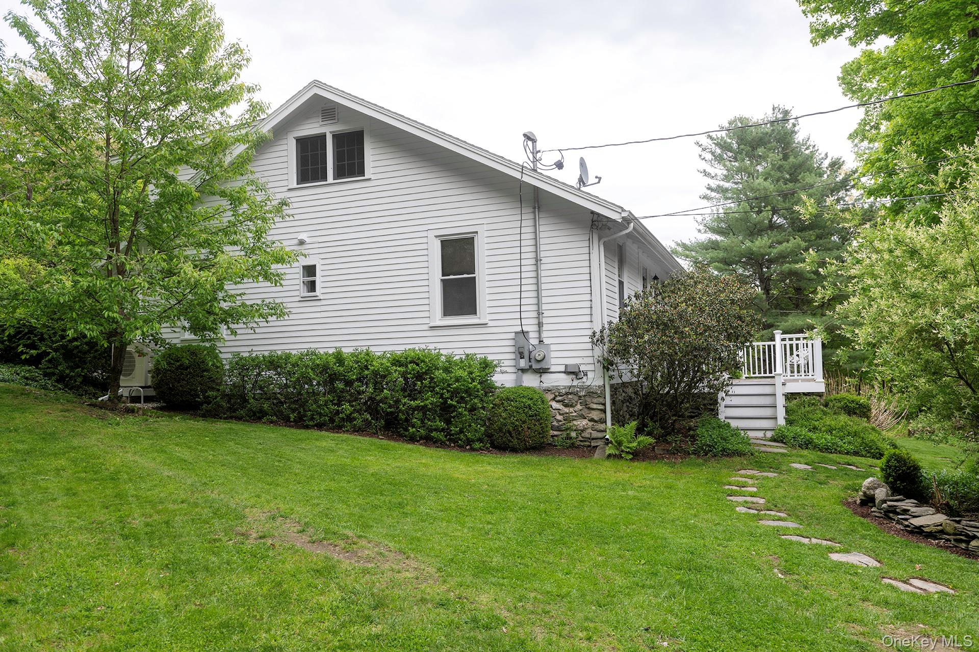 17 Skytop Ridge Property Photo 3