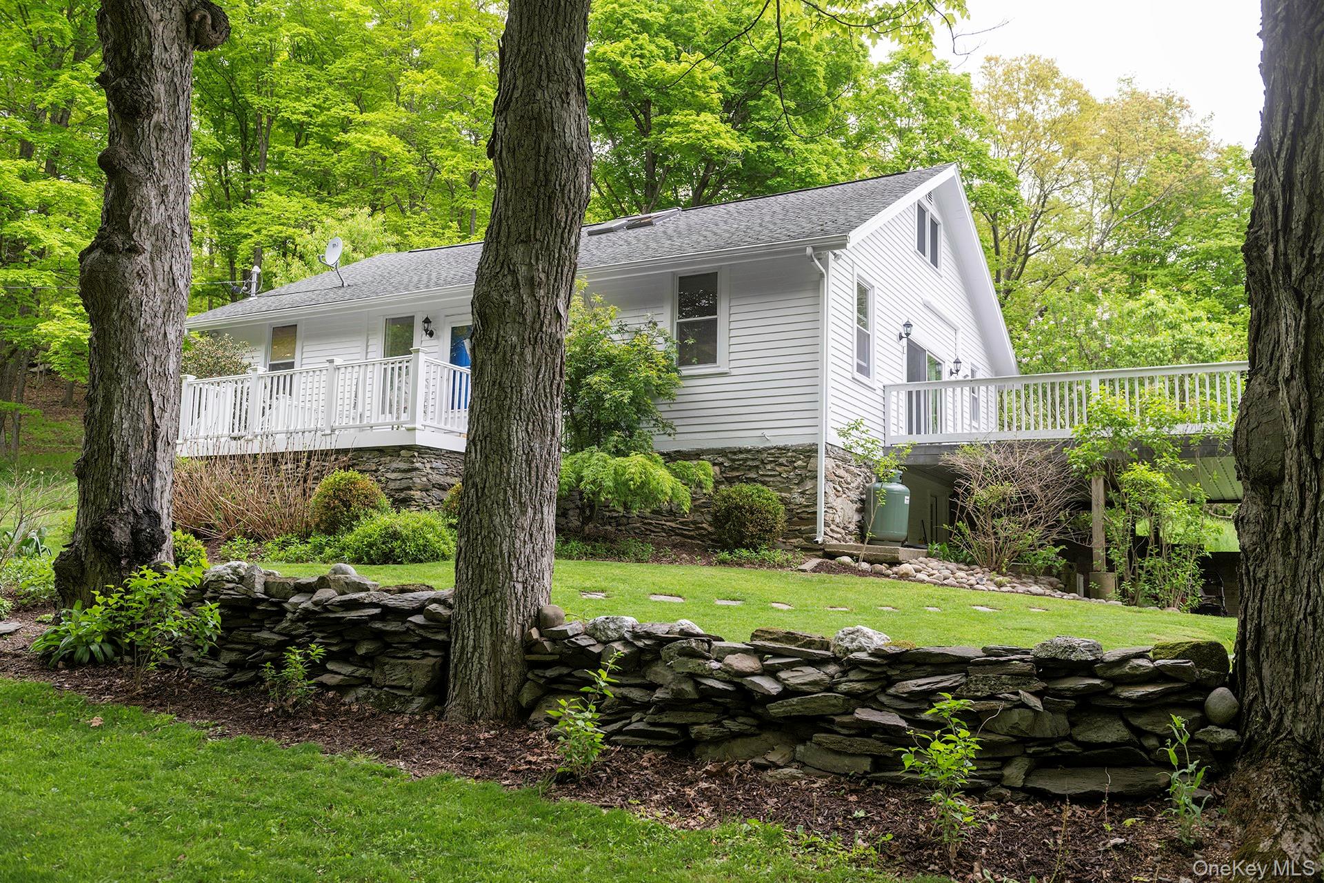 17 Skytop Ridge Property Photo 5
