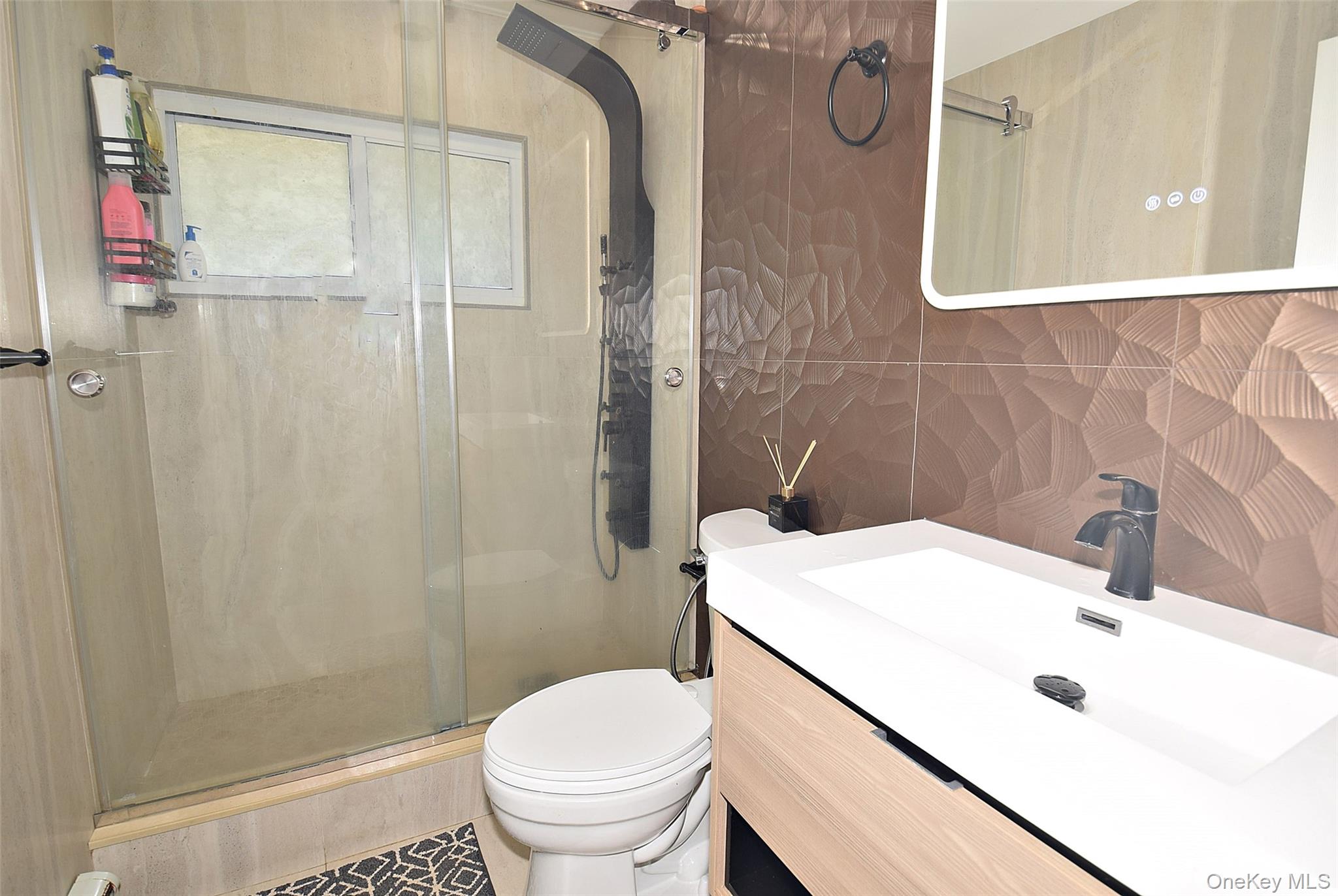 32 W Cabot Lane Property Photo 17
