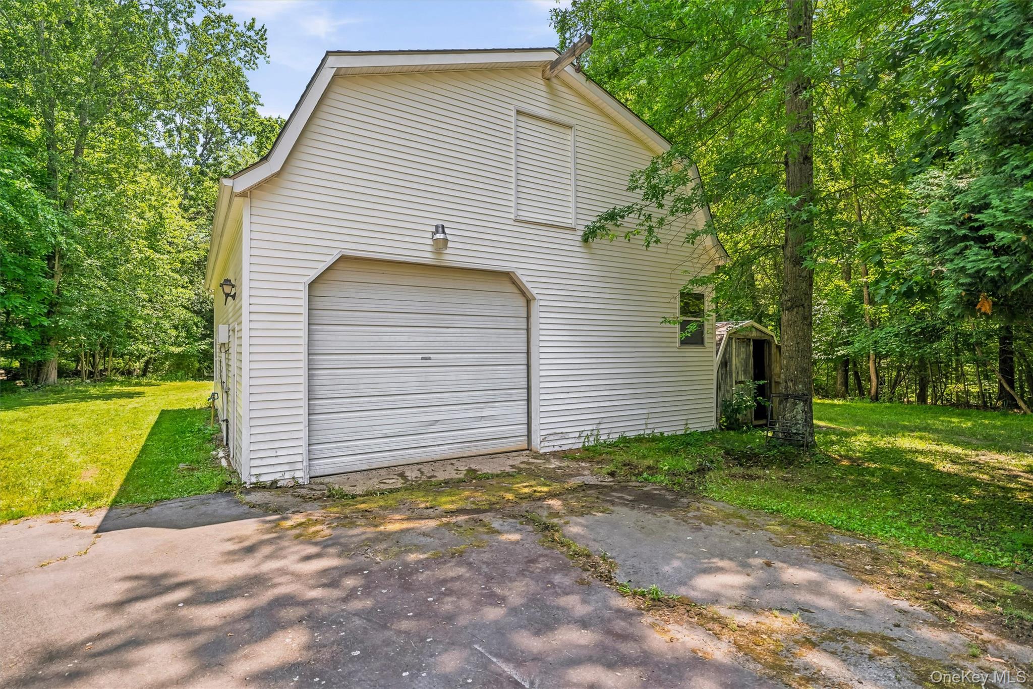 808 S Plank Road Property Photo 2