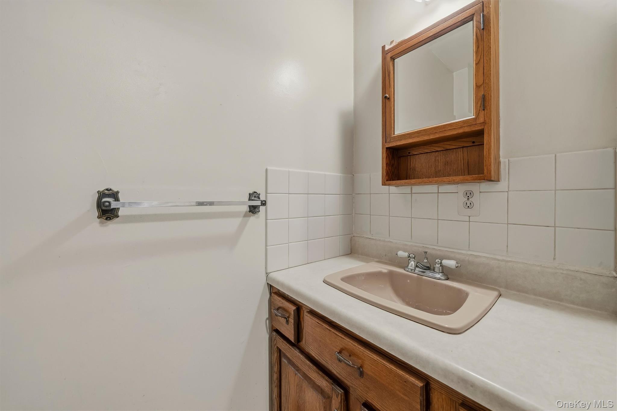 808 S Plank Road Property Photo 21