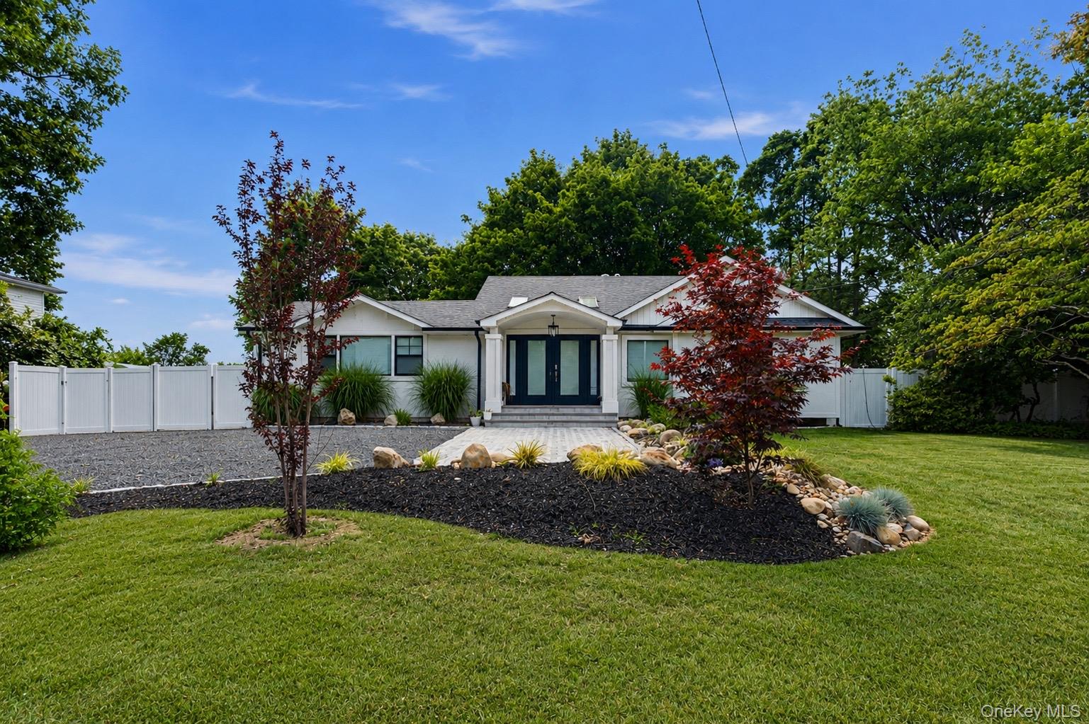566 Locust Avenue Property Photo 2
