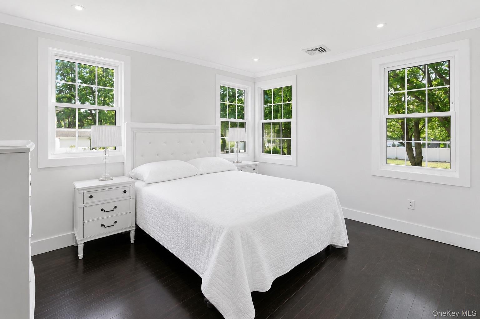 566 Locust Avenue Property Photo 8