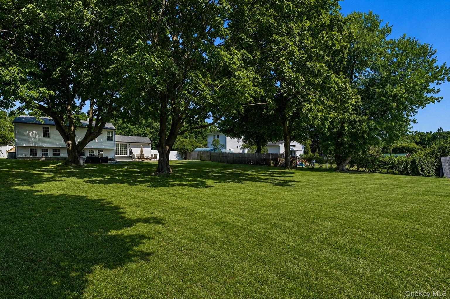 566 Locust Avenue Property Photo 25