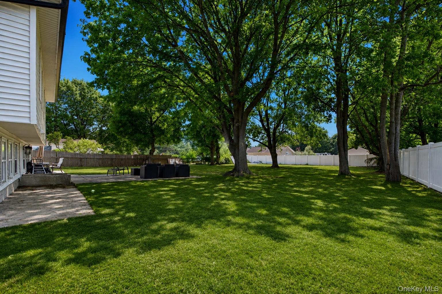 566 Locust Avenue Property Photo 26