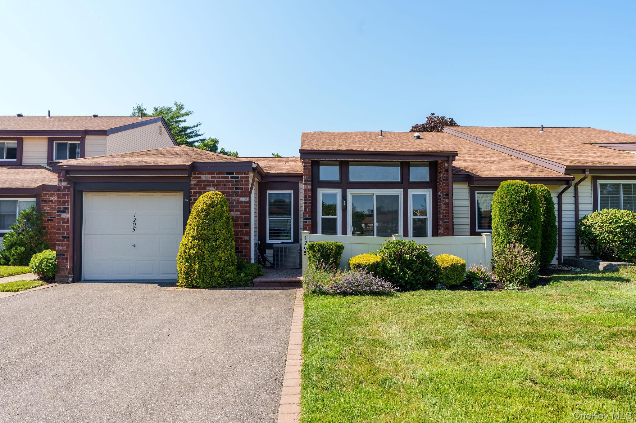 1205 Gotham Drive Property Photo 2