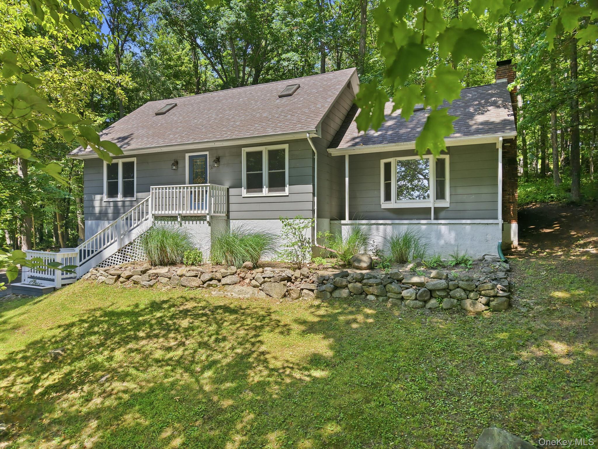 3 Dogwood Hollow Property Photo 2