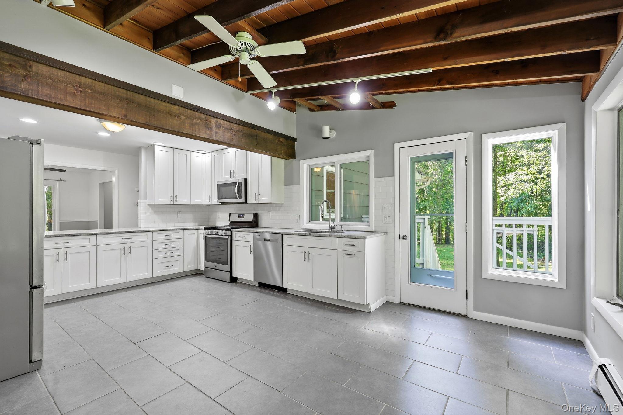3 Dogwood Hollow Property Photo 9