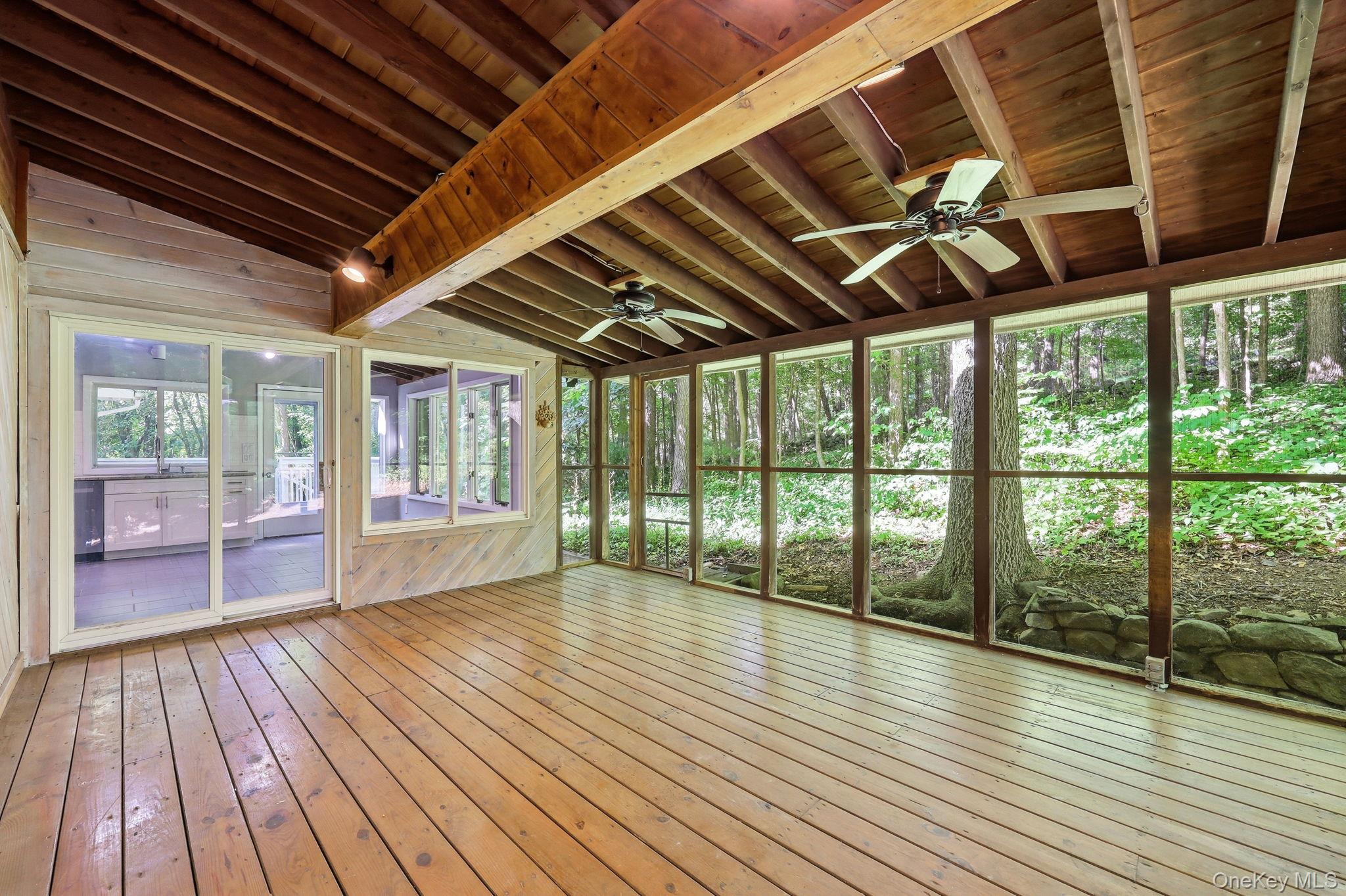3 Dogwood Hollow Property Photo 12