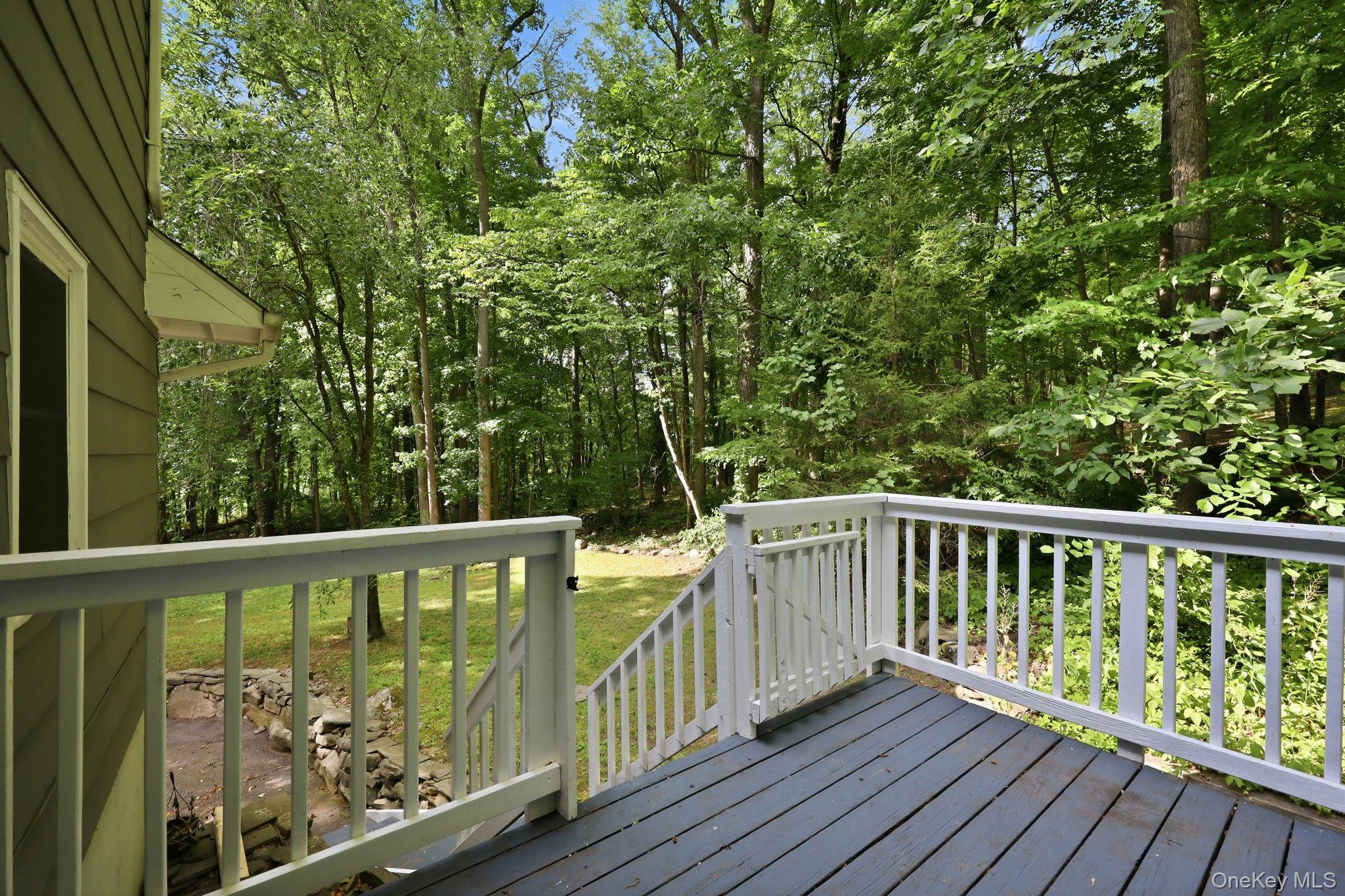 3 Dogwood Hollow Property Photo 13