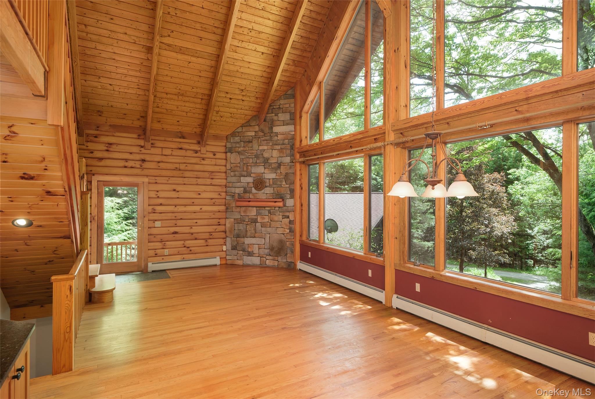 135 Sparrowhawk Lake Road Property Photo 8