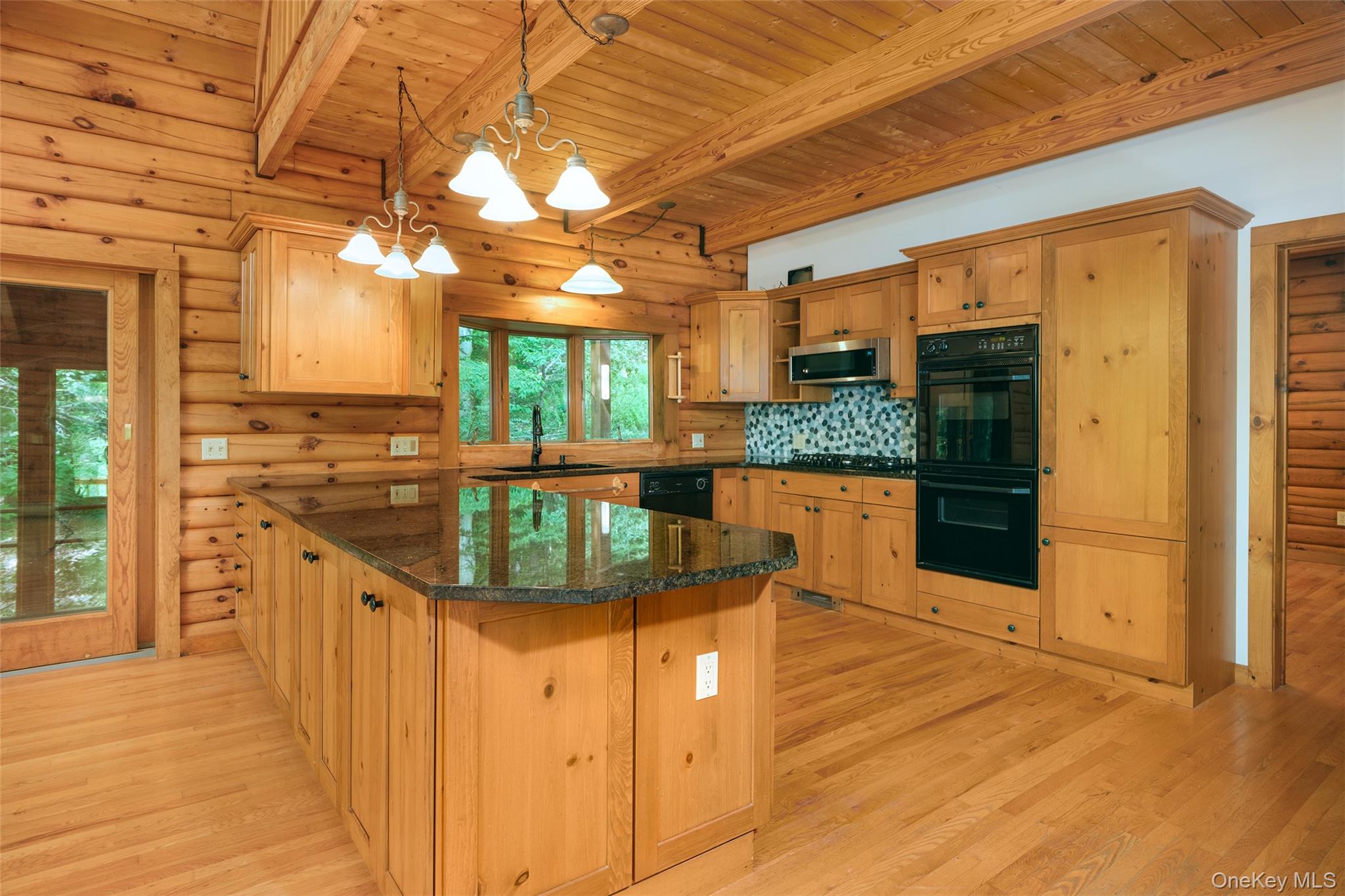 135 Sparrowhawk Lake Road Property Photo 13