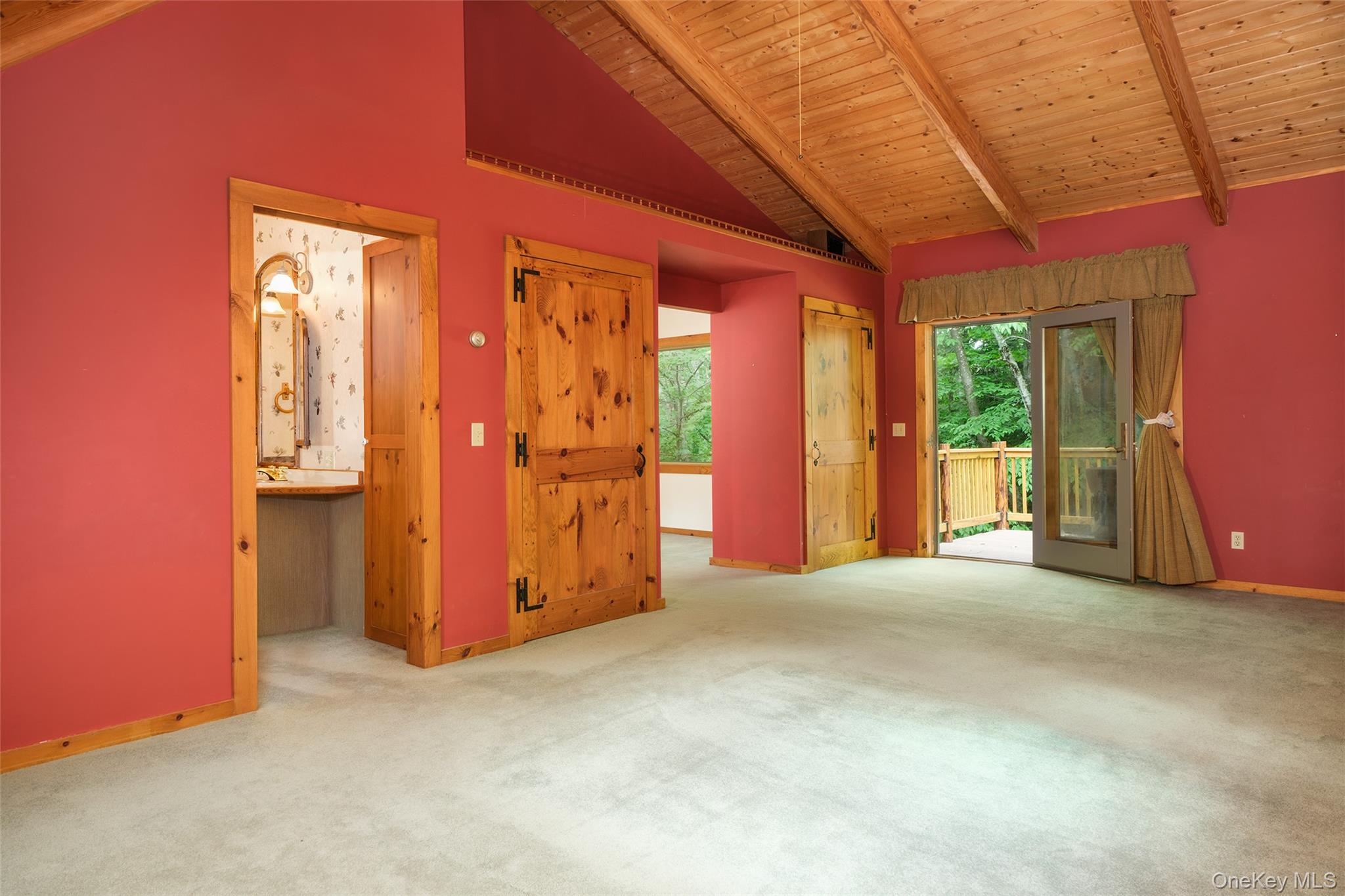 135 Sparrowhawk Lake Road Property Photo 25